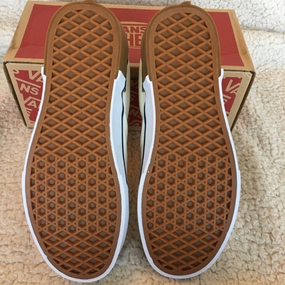 NWT Vans Classic Slip On Gum Block, W 8, M 6.5 - Picture 7 of 8